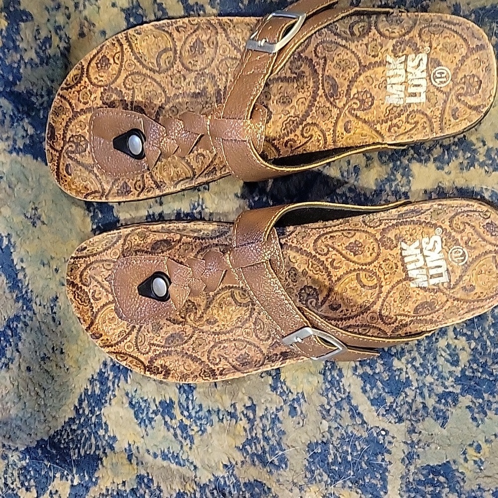 Muk Luks Brown Paisley Leather-Style Thong Sandals